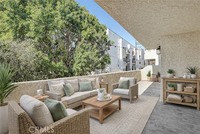 Detail Gallery Image 3 of 22 For 7001 S La Cienega #101,  Los Angeles,  CA 90045 - 2 Beds | 2 Baths