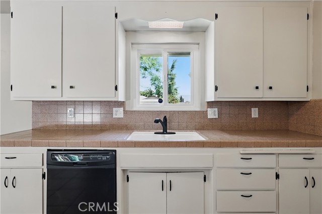 Detail Gallery Image 6 of 38 For 320 Bowen Ave, Modesto,  CA 95350 - 3 Beds | 2 Baths