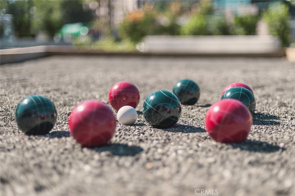 https://media.crmls.org/medias/2da6b7ff-f9a5-434b-a1fc-197f7bdf57f4.jpg?preset=X-Large