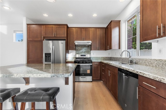 Detail Gallery Image 14 of 35 For 22756 Meyler St, Torrance,  CA 90502 - 5 Beds | 3 Baths