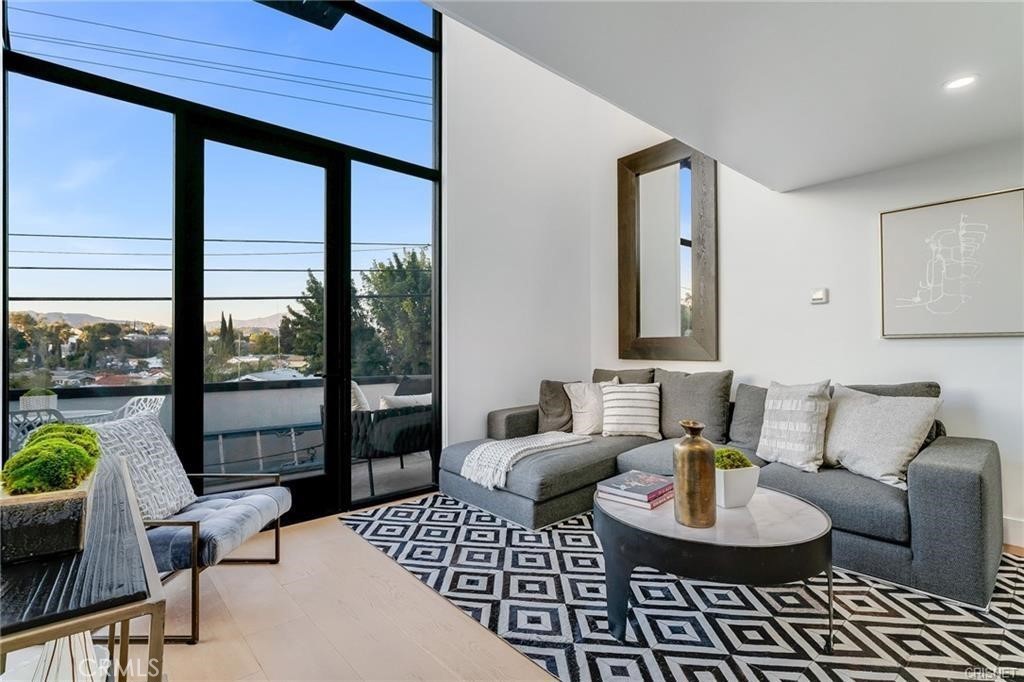 MLS #BB25155438 img 2