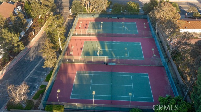 Detail Gallery Image 35 of 39 For 18200 Andrea Cir #6,  Northridge,  CA 91325 - 3 Beds | 2/1 Baths