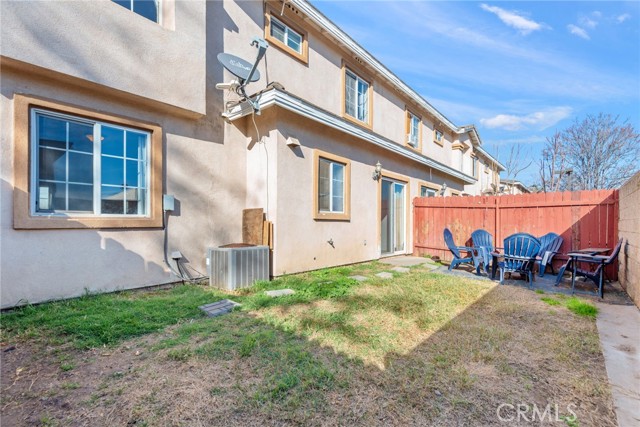 535 W D Street, Ontario CA: https://media.crmls.org/medias/2da725f6-f337-418e-bd17-740abdd6a986.jpg