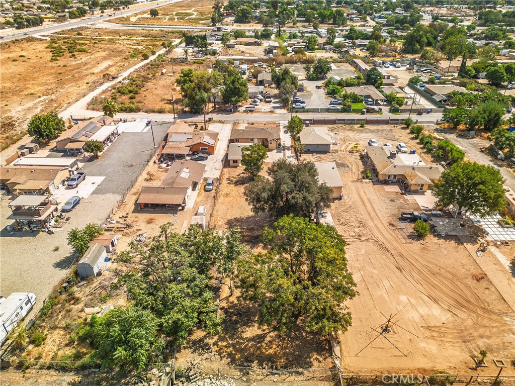 https://media.crmls.org/medias/2da8c664-3e64-4cfa-a103-6b05a5acacd2.jpg?preset=X-Large