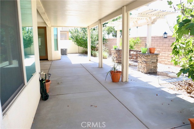 1429 Camino Sueno, Hemet CA: https://media.crmls.org/medias/2da95bdb-d335-4758-baa1-250563e7b752.jpg