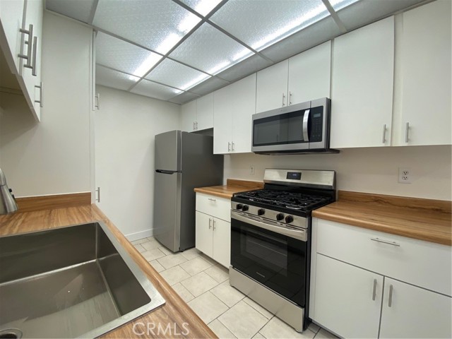 Detail Gallery Image 4 of 13 For 20527 S Vermont Ave #4,  Torrance,  CA 90502 - 2 Beds | 2 Baths