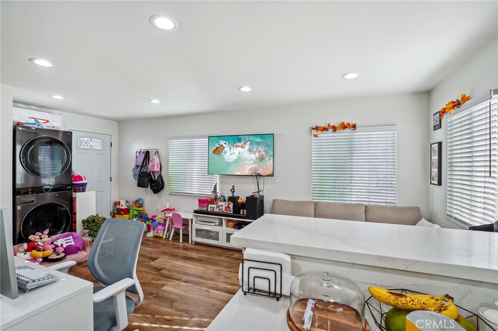 MLS #DW25177428 image #25