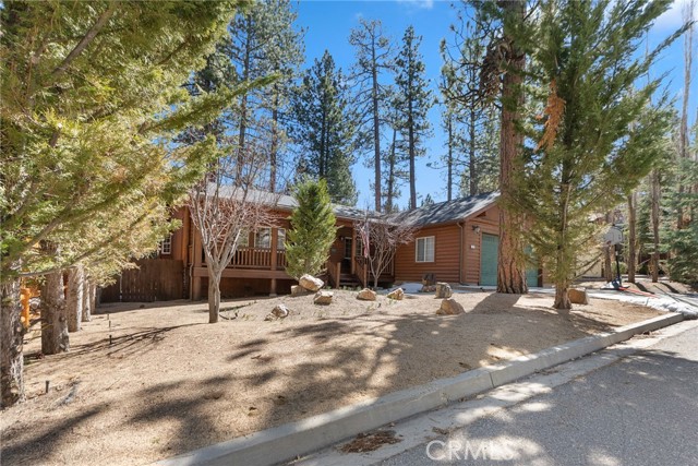 Detail Gallery Image 2 of 52 For 261 Crater Lake, Big Bear Lake,  CA 92315 - 3 Beds | 2 Baths