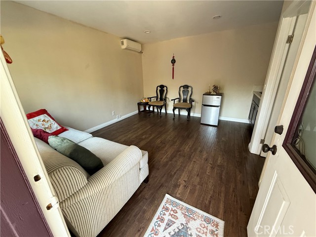 6046 N Willard Avenue, San Gabriel CA: https://media.crmls.org/medias/2daad07e-8ea7-4749-8fe4-2ef969685e4a.jpg