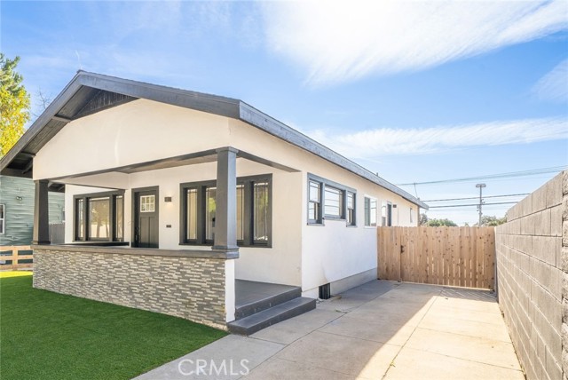 Detail Gallery Image 2 of 28 For 1946 Corson St, Pasadena,  CA 91107 - 3 Beds | 2 Baths