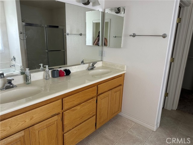 14767 Greenbriar Drive, Helendale CA: https://media.crmls.org/medias/2dac1ae2-b94b-4769-9049-9ba988058bb1.jpg
