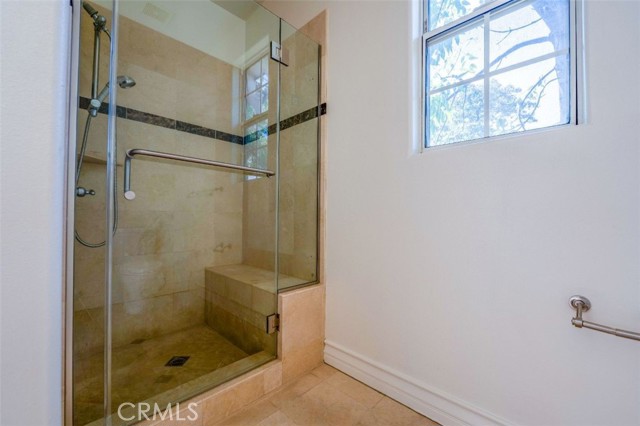 51 E Colorado Boulevard, Arcadia CA: https://media.crmls.org/medias/2dada620-1c33-44fe-a346-523b26ff90ec.jpg