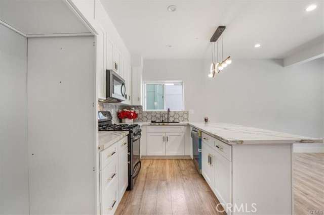 9739 Hillhaven Avenue, Tujunga CA: https://media.crmls.org/medias/2dae238c-e9d5-4a2c-8ca3-9e340810a76e.jpg
