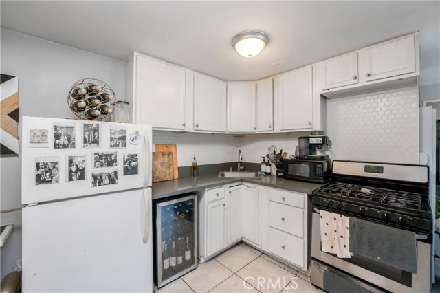 6059 Vantage Avenue, Valley Glen CA: https://media.crmls.org/medias/2dae7610-a8d5-44ea-8d89-8cd83a3d0092.jpg