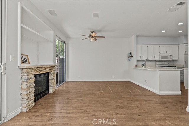 Detail Gallery Image 11 of 72 For 23147 Napa, Valencia,  CA 91354 - 2 Beds | 3 Baths