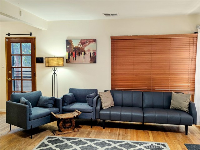 Detail Gallery Image 47 of 52 For 15123 Killion St, Sherman Oaks,  CA 91411 - 3 Beds | 1 Baths