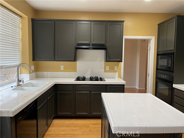 Detail Gallery Image 5 of 9 For 6269 Taylor Canyon Pl, Rancho Cucamonga,  CA 91739 - 4 Beds | 2/1 Baths