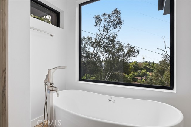 Detail Gallery Image 15 of 58 For 6565 Pickwick, Los Angeles,  CA 90042 - 3 Beds | 2/1 Baths