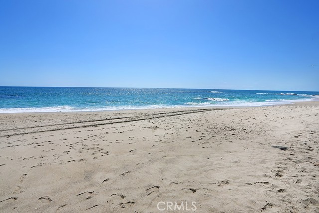 31423 South Coast Hwy, Laguna Beach CA: https://media.crmls.org/medias/2db14ec4-e6d6-4fb2-b5b6-89f374272b40.jpg