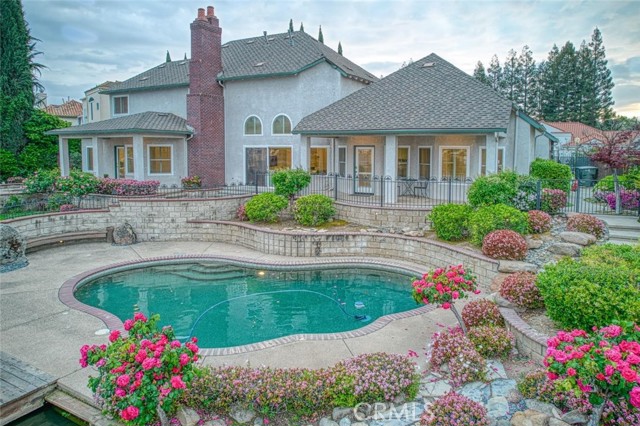 Detail Gallery Image 4 of 50 For 529 E Chesapeake Cir, Fresno,  CA 93730 - 4 Beds | 3/1 Baths