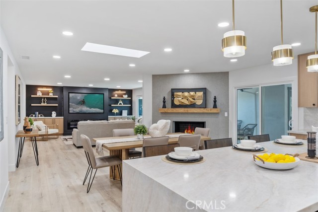 13762 Palace Way, Tustin CA: https://media.crmls.org/medias/2db2ba9d-3d77-450a-9012-28f26464f6fd.jpg