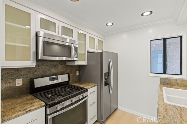 Detail Gallery Image 15 of 31 For 10521 National Bld #101,  Los Angeles,  CA 90034 - 2 Beds | 2 Baths