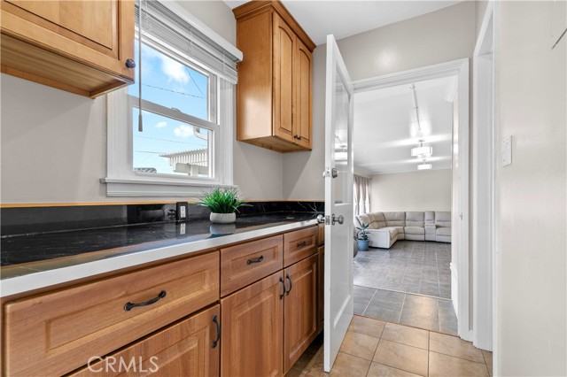 3348 Burritt Way, La Crescenta CA: https://media.crmls.org/medias/2db305f5-8c06-489b-9b03-b70acd343ddc.jpg
