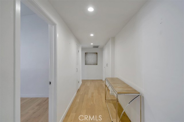 Detail Gallery Image 29 of 65 For 24216 Calvert St, Woodland Hills,  CA 91367 - 5 Beds | 3/1 Baths