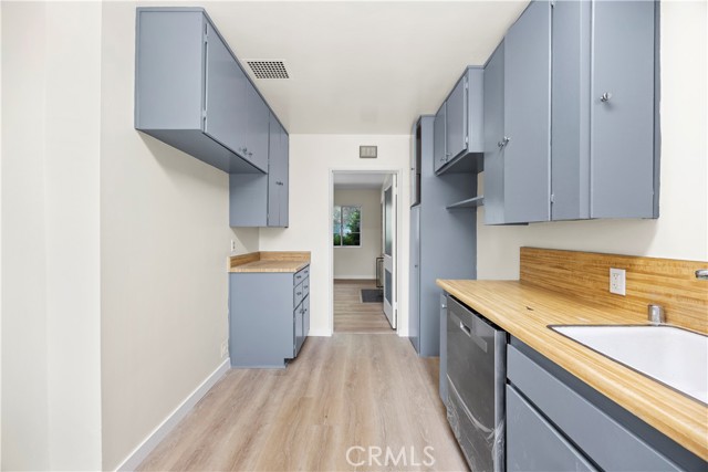 5188 VIllage Green, Los Angeles CA: https://media.crmls.org/medias/2db376b4-3848-484a-89be-652d80a0dccc.jpg