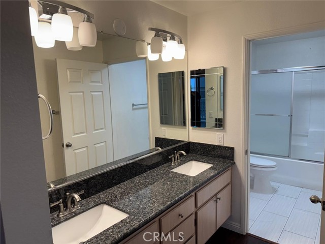 13054 Sycamore Village Dr., Norwalk CA: https://media.crmls.org/medias/2db37c82-16ff-44eb-9918-586ec3abaa20.jpg