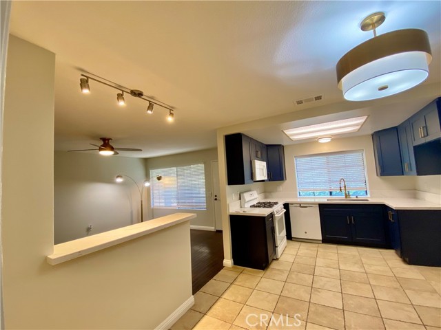 Detail Gallery Image 17 of 28 For 21680 Laurelrim Dr #C,  Diamond Bar,  CA 91765 - 2 Beds | 1 Baths