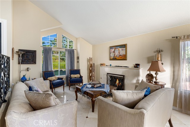 1701 Calle Catalina, San Dimas CA: https://media.crmls.org/medias/2db3fa58-0439-4059-b03d-6c9bf0d7a142.jpg