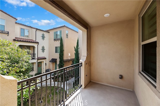 Detail Gallery Image 22 of 37 For 18287 Iris Ln, Yorba Linda,  CA 92886 - 4 Beds | 3/1 Baths