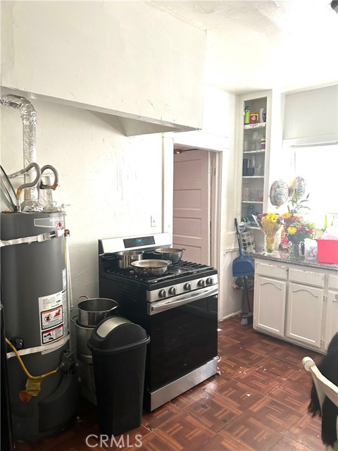 146 E 45th Street, Los Angeles CA: https://media.crmls.org/medias/2db5461d-5ac8-45a7-b4ea-9cf9148fadaf.jpg