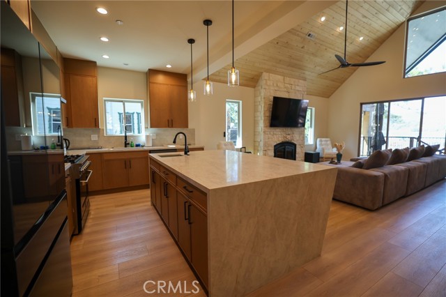 40260 Lakeview, Big Bear Lake, CA 92315