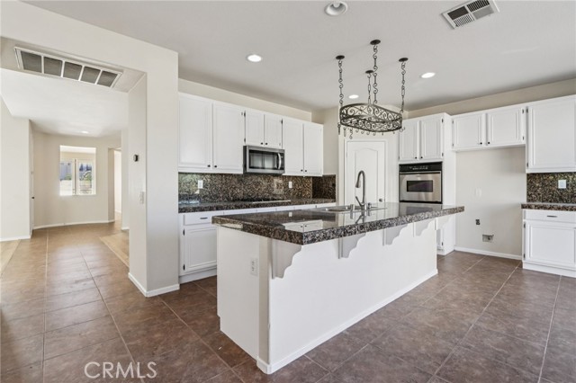 32684 Salvia Circle, Winchester CA: https://media.crmls.org/medias/2db6f692-3c93-4fd9-b337-b01ae74af14f.jpg