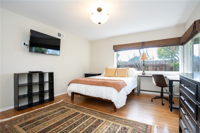 825 Tyburn Road, Palos Verdes Estates CA: https://media.crmls.org/medias/2db73109-e535-4b49-b1b9-6bfc216d017c.jpg