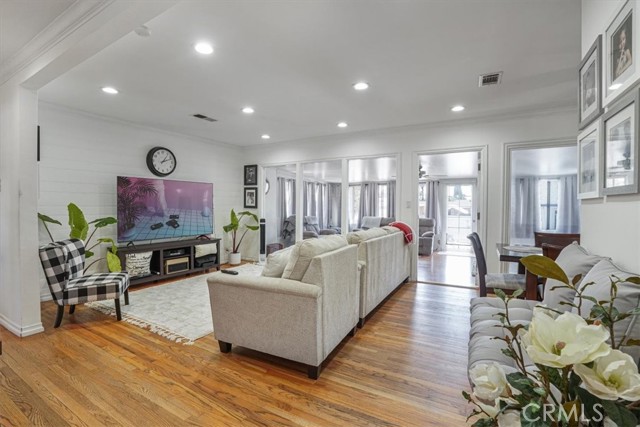 Detail Gallery Image 6 of 29 For 16038 Devonshire St, Granada Hills,  CA 91344 - 3 Beds | 2 Baths