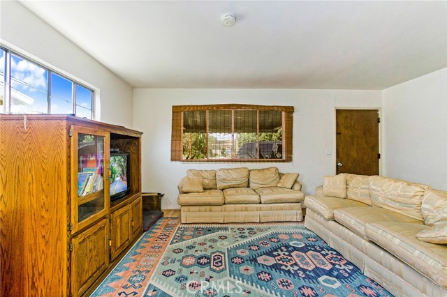 2234 Avalon Street, Costa Mesa CA: https://media.crmls.org/medias/2db7668f-63f9-46f8-9b07-b421d985f4a4.jpg