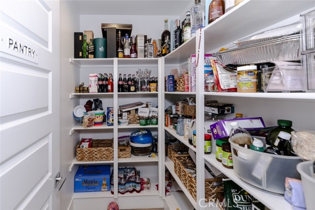 Detail Gallery Image 25 of 69 For 20300 W Windsor Ln, Northridge,  CA 91326 - 5 Beds | 6 Baths