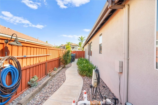 32392 Giverny Court, Winchester CA: https://media.crmls.org/medias/2db8939b-844f-47b1-8d84-8526af33ec3e.jpg