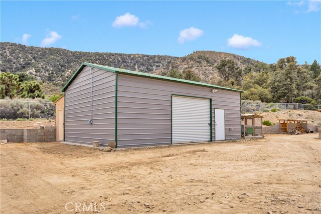 1679 Desert Front Road, Wrightwood CA: https://media.crmls.org/medias/2dba8792-7f4f-41fa-bcd5-8ed98f9369a3.jpg