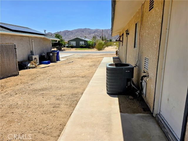 5967 Alpine Avenue, 29 Palms CA: https://media.crmls.org/medias/2dbae023-28ca-4657-bbc8-53ebd1dbefbe.jpg