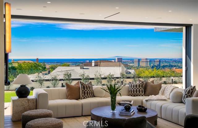 53 Montecito, Corona del Mar CA: https://media.crmls.org/medias/2dbb066e-bd2c-4968-999b-6ac01819fdc8.jpg