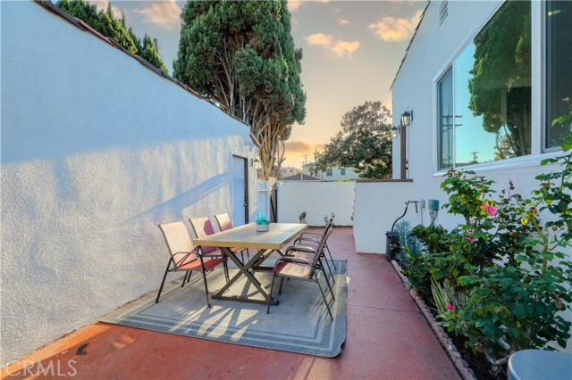12426 Idaho Avenue, Los Angeles CA: https://media.crmls.org/medias/2dbb48b6-b9b5-4b77-a9b6-5ec6bbe1e9be.jpg