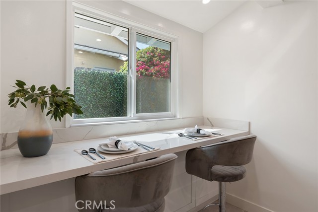 Detail Gallery Image 11 of 30 For 23835 Oxnard, Woodland Hills,  CA 91367 - 3 Beds | 2 Baths