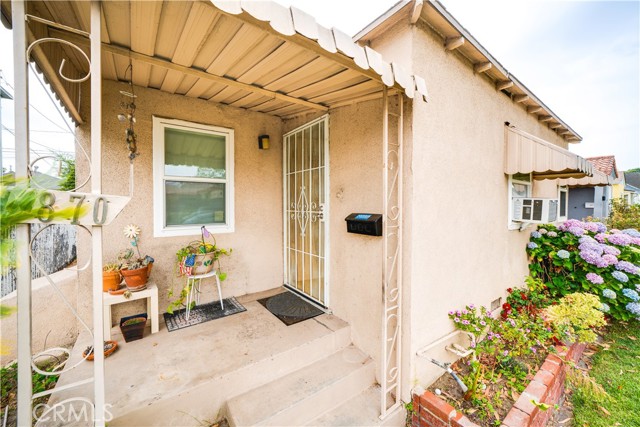 5870 Lemon Avenue, Long Beach CA: https://media.crmls.org/medias/2dbbeaf9-55d4-4591-9c7e-a08efb4030a6.jpg
