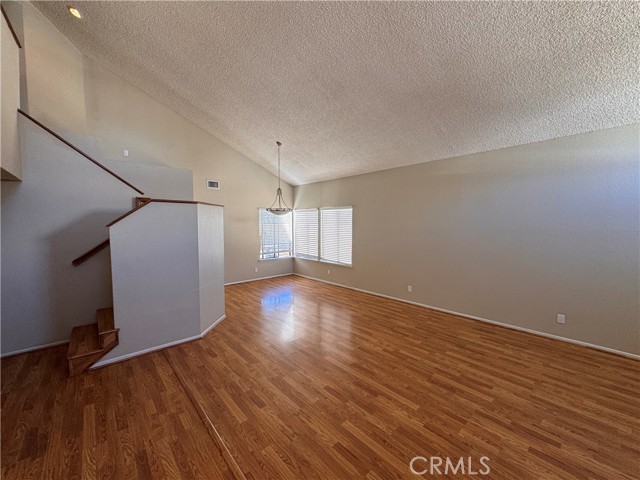 Detail Gallery Image 2 of 44 For 4546 Grandview Dr, Palmdale,  CA 93551 - 3 Beds | 3 Baths