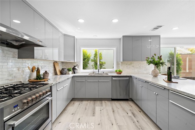 Detail Gallery Image 19 of 44 For 39 Cape Cod, Irvine,  CA 92620 - 4 Beds | 3 Baths