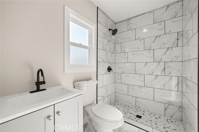 Detail Gallery Image 13 of 20 For 709 E 9th St, Pomona,  CA 91766 - 4 Beds | 2 Baths